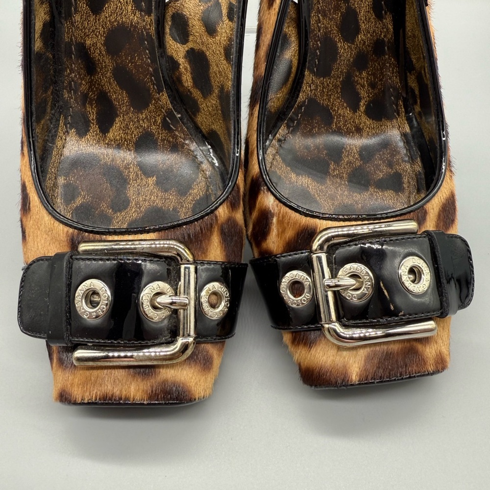 Dolce  Gabbana Leopard Print Slingback Heels with Black Accents - Picture 4 of 13